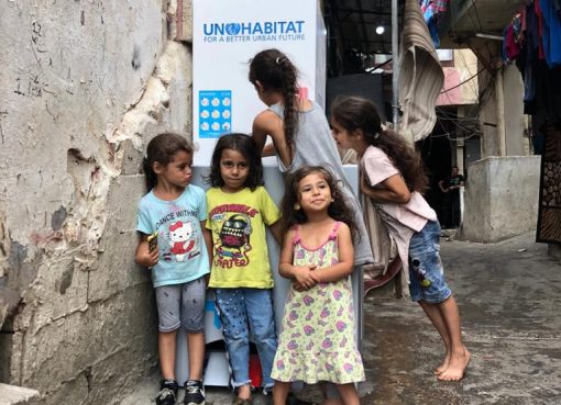 برنامج الأمم المتحدة للمستوطنات البشرية يجهّز المجتمعات المهمّشة بمرافق مشتركة لغسل اليدين هي الأولى من نوعها في لبنان لمكافحة فيروس كورونا